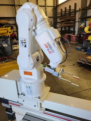 USED 2011 YASKAWA MOTOMAN HP3JC