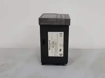 USED HONEYWELL UDC3300