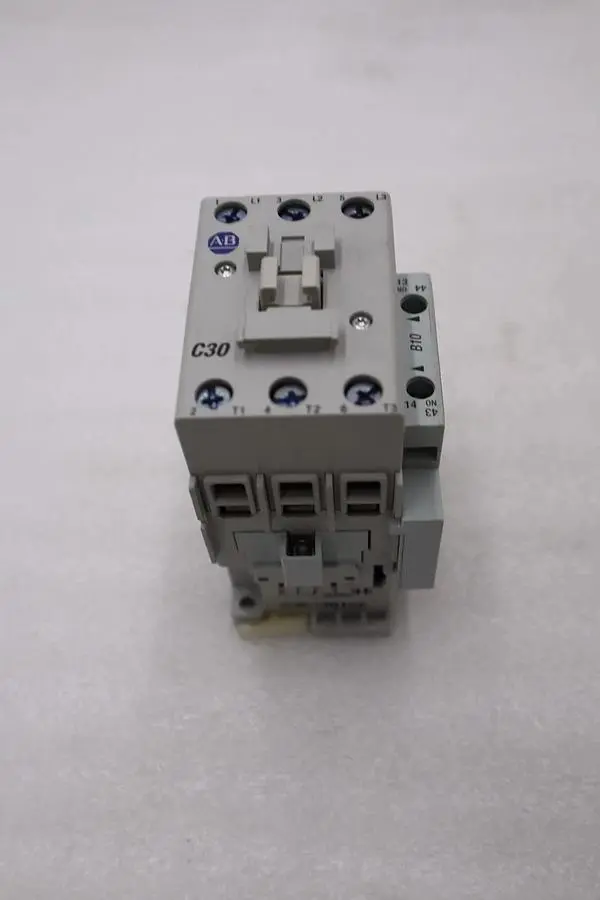 AB Allen-Bradley 100-C30*00 Series-C 600VAC Contactor STOCK H1546