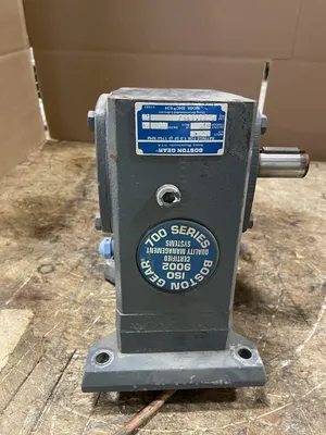 Boston Gear F72110B5J Gear Drive/Speed Reducer 200RPM 300V DC Servo Motor 10:1
