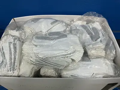 Used _UNKNOWN_ _UNKNOWN_ Gloves Ohio US | HGR 24 #1321536