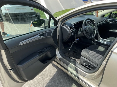 USED 2018 FORD FUSION