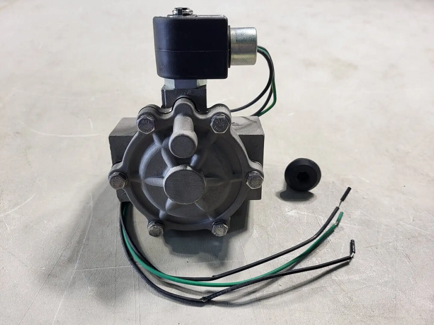 Used 2014 PARKER 24F24C6180A3F4C80 Valves/Fittings British Columbia CA | Lenmark #256197
