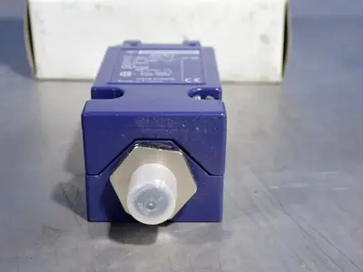 USED TELEMECANIQUE ZCKJ11DSAH