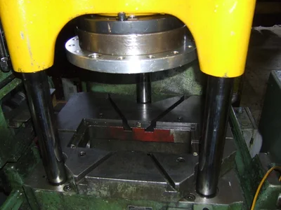 USED 1989 BRUDERER BSTA 30