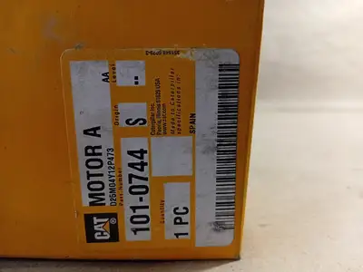 NEW CATERPILLAR 101-0744