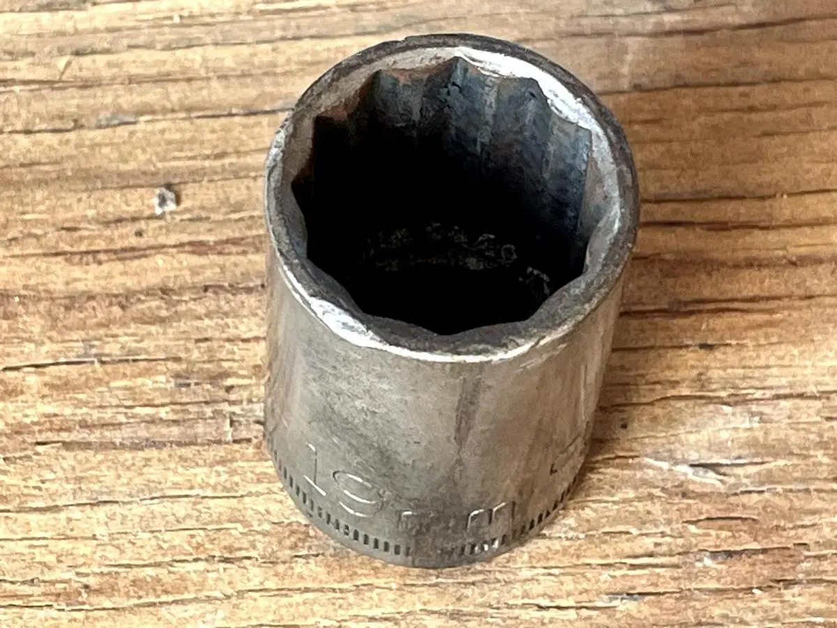 Craftsman 1/2" Drive 19MM 12 Point Shallow Socket Metric G2 44238 USA
