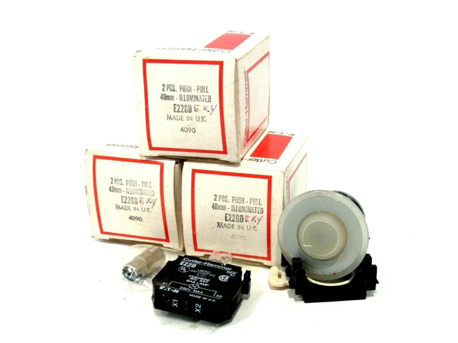 LOT OF 3 NEW CUTLER HAMMER E22GD5X4 ILLUMINATED PUSH PULL