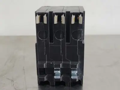 USED SQUARE D QO3100