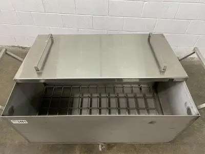 SS Heavy Duty Lidded Bin