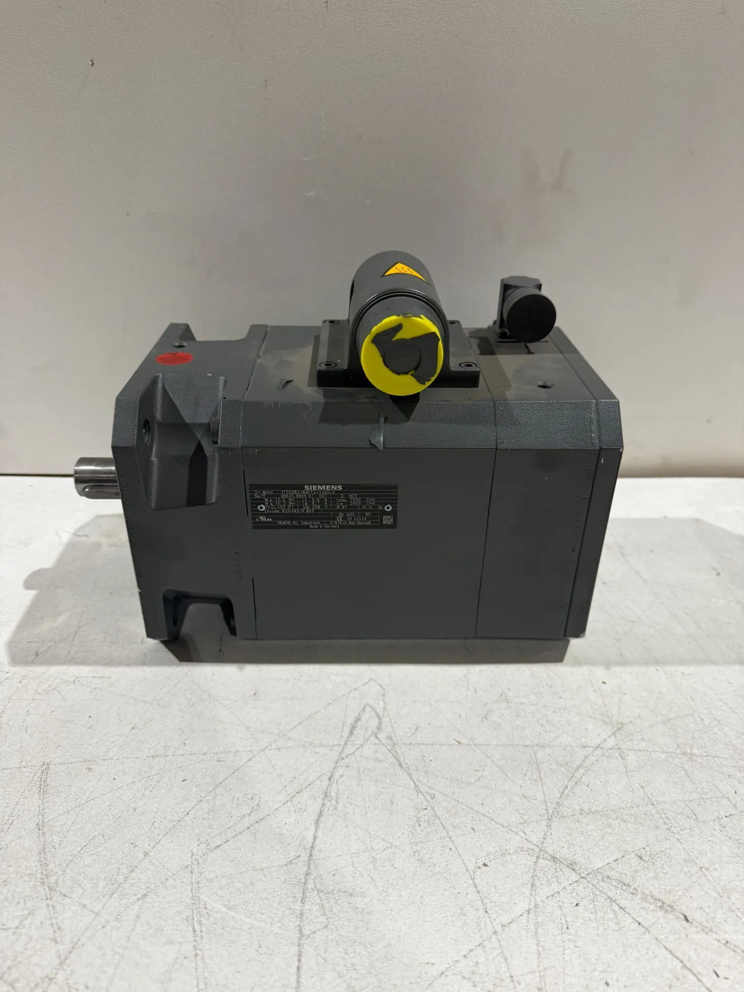 NEW SIEMENS 1FT6082-8AF72-1AA5-Z