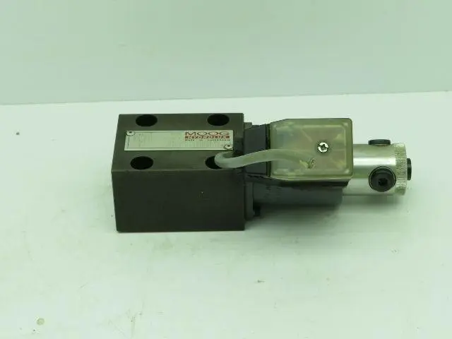 Moog HPN 681543 DBEP04A2007EB Hydraulic Valve 24V
