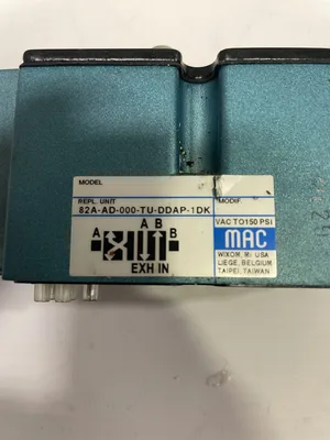 MAC 82A-AD-000-TU-DDAP-1DK 4-Way Solenoid Directional Spool Valve 24V 150PSI NIB