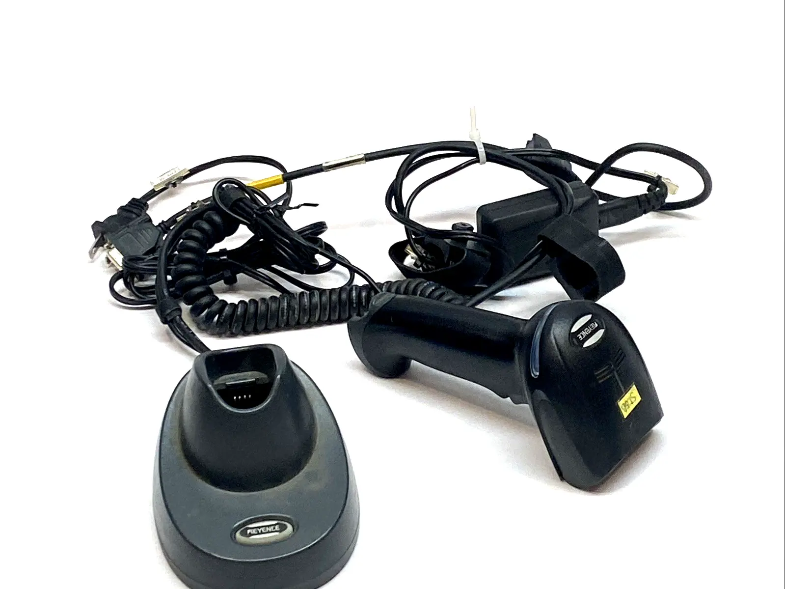 USED KEYENCE BARCODE SCANNER W/ HR-UC1 BASE & OP-87530 AC ADAPTER, WIRED