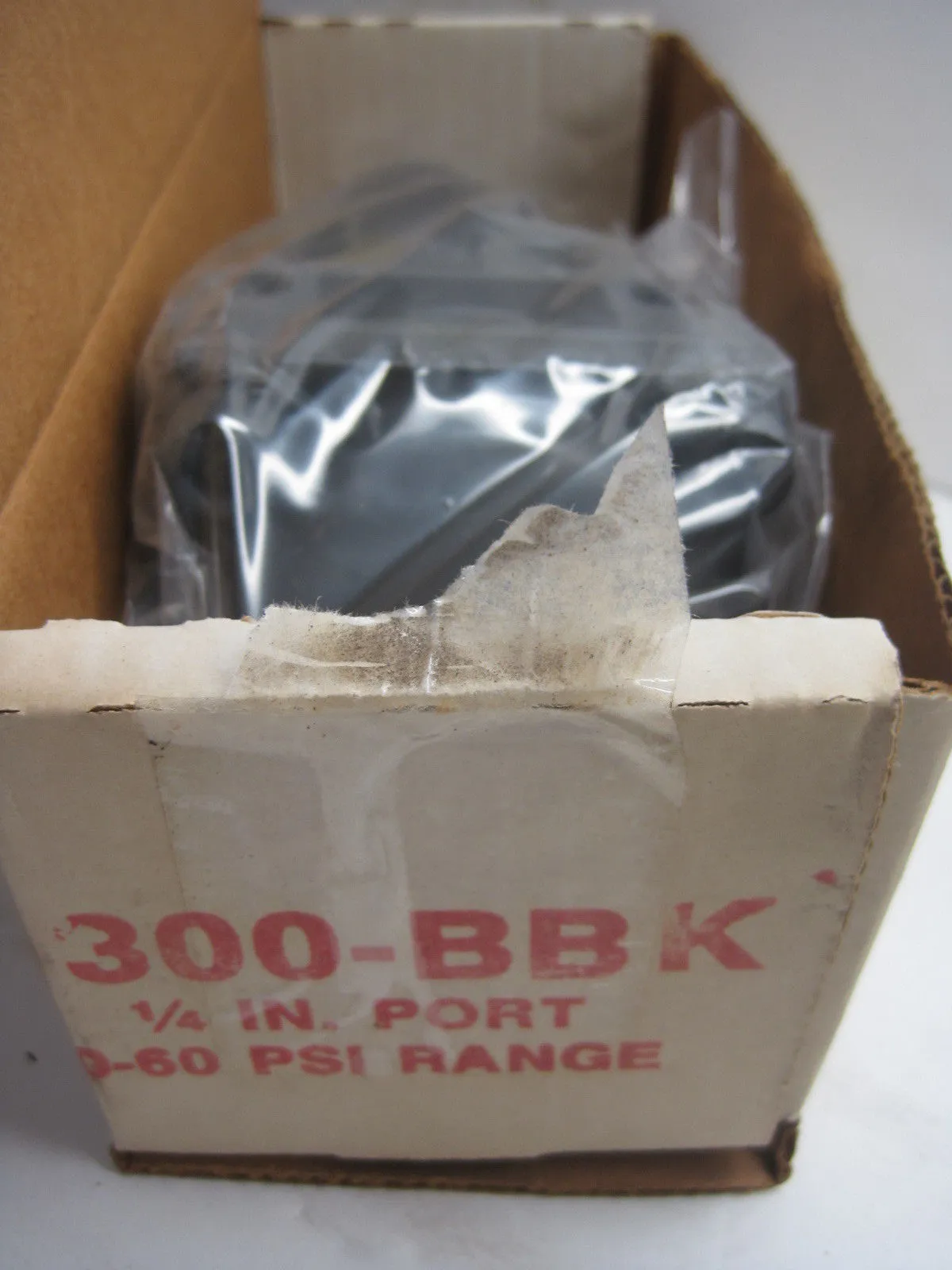NEW CONTROLAIR 300-BBK PRESSURE REGULATOR TYPE 300 300BBK