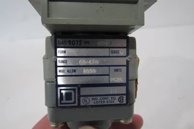 NEW SQUARE D 9012-GSG-2 PRESSURE SWITCH 80-675 PSIG 9012GSG2