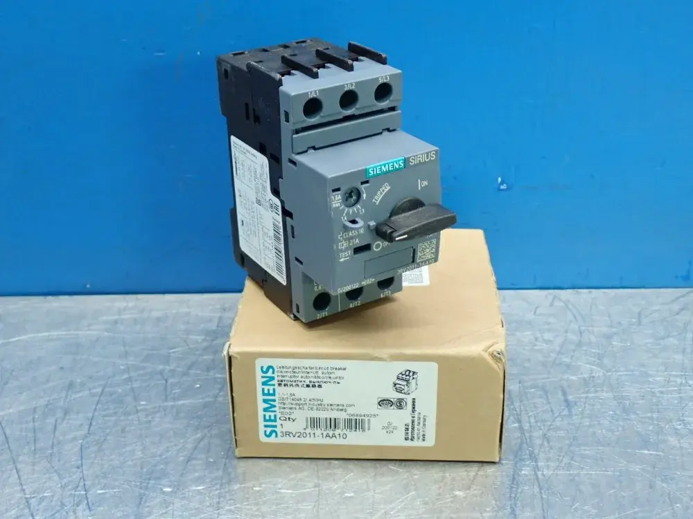 NEW SIEMENS 3RV20111AA10