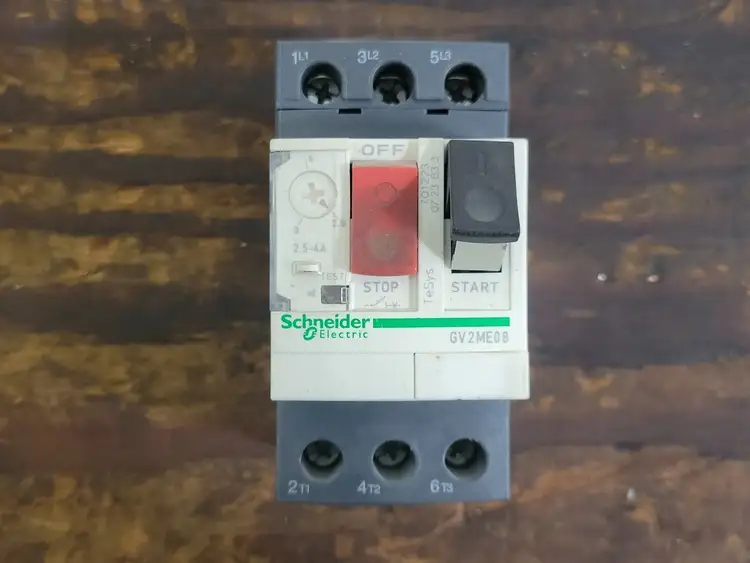 Used SCHNEIDER ELECTRIC GV2ME08 Switchgears British Columbia CA | Lenmark #242046