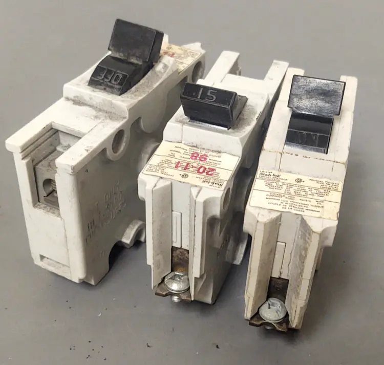 Used Federal Pacific _UNKNOWN_ Circuit Breakers Kentucky US | Edwards Industrial Repair #974378