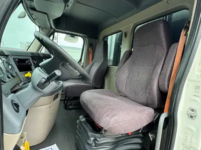 Used 2018 FREIGHTLINER CASCADIA Conventional trucks Florida US | Truck and Van Outlet #1509230