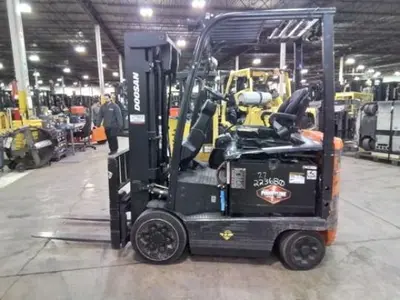 USED 2022 DOOSAN BC25S-7