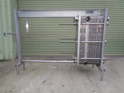 35 sq.m Plate Pasteuriser Heat Exchanger APV SR30