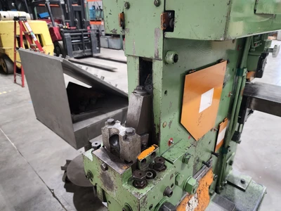 Peddinghouse Peddiworker 880 Ironworker
