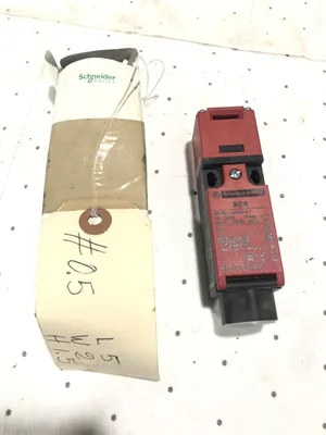 Telemecanique XCSPA593 Preventa XCS Safety Interlock Switch-NIB