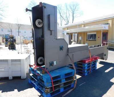USED RBM Z BUCKET LIFT LH 300 SW CSI
