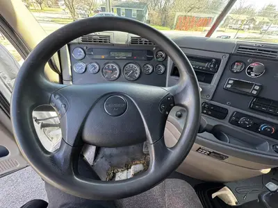 USED 2013 FREIGHTLINER CASCADIA 125
