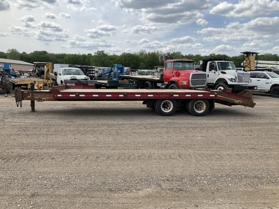 USED 2016 INTERSTATE TRAILER