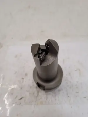 Used KENNAMETAL SEF100120RHSK63AM Misc Industrial Equipment Kentucky US | Aucto #687903