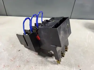 Disconnect Switch with 25 Amp Fuse