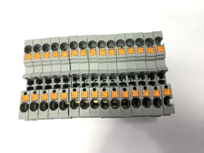 USED PHOENIX CONTACT FEED-THROUGH TERMINAL BLOCK 3211757 LOT OF 15