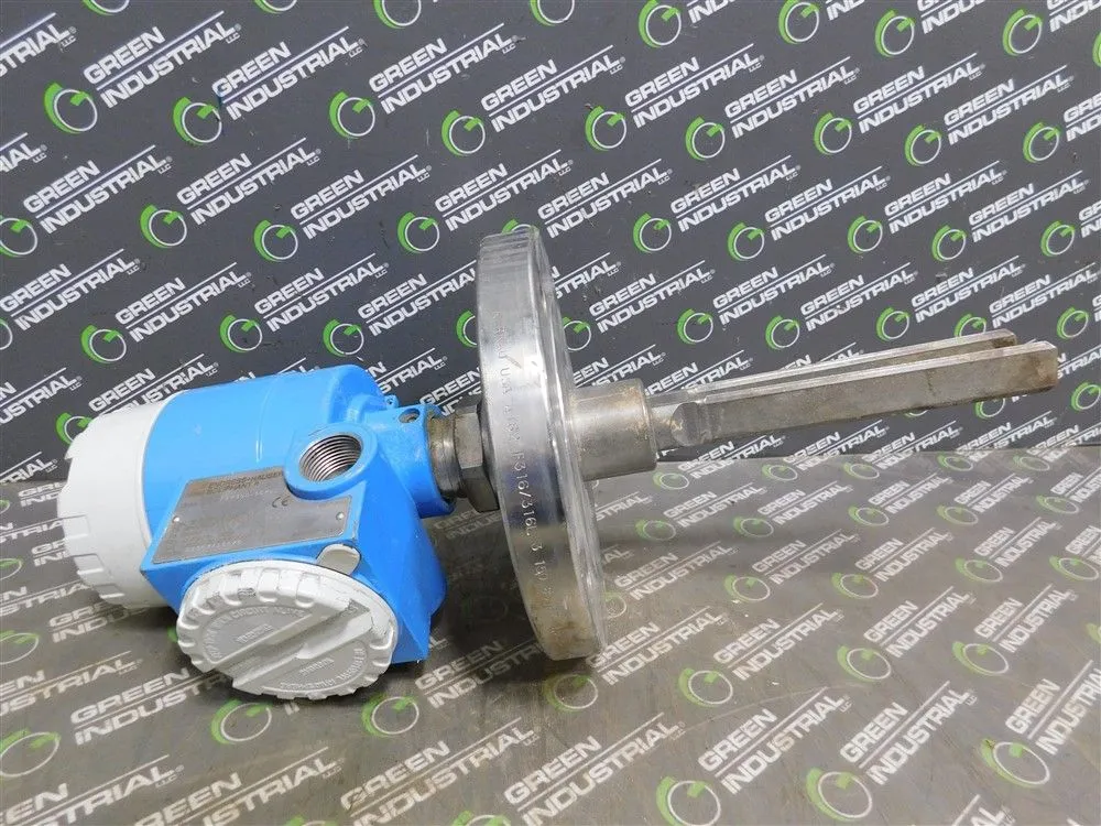 Endress Hauser FTM30D-G5KB1 Soliphant II Vibration Level Limit Switch Used