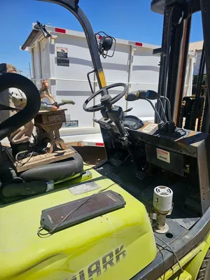 Used JOSLYN CLARK CQ25L 4-Wheel Sit down Electric Counterbalance Forklifts California US | nands #1319122
