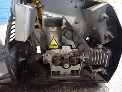 USED ESAB WARRIOR FEED304