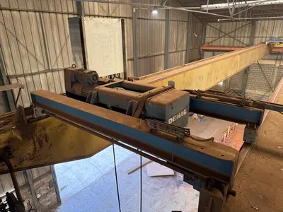 USED DEMAG 2 X 3.2 TON X 22 900 MM