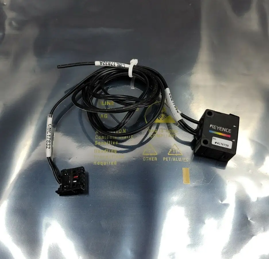 KEYENCE CZ-H35S Color Sensor w/20-24inch Cable. 5E-9