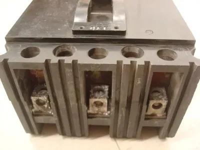 Square D FAL34030 Circuit Breaker 30 Amps 480VAC Black Face Used