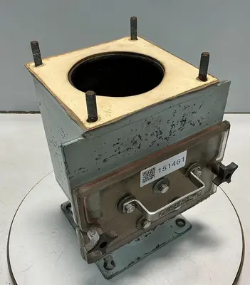 USED METAL FABRICATOR NO MODEL / NO TAG