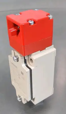 OMRON D4BS-45FS Safety Door Switch Loc4D17