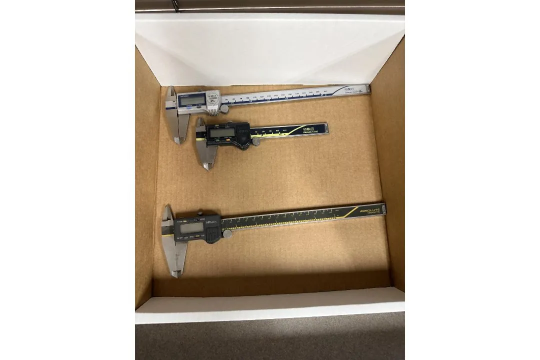 Used _UNKNOWN_ _UNKNOWN_ Digital Calipers California US | KD Auctions #1359321