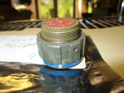 NEW Amphenol JD38999/26WF11PN