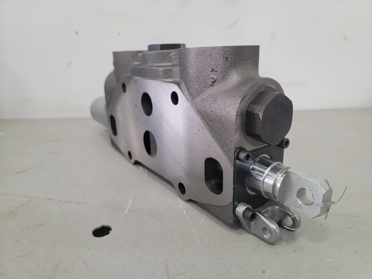 Hydraulic Valve Section 8566, 5200