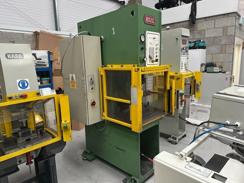 Used 2002 HARE 25HP Hydraulic Presses GB | Charter Auctions #1398553