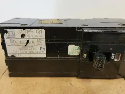 USED SQUARE D Q1370