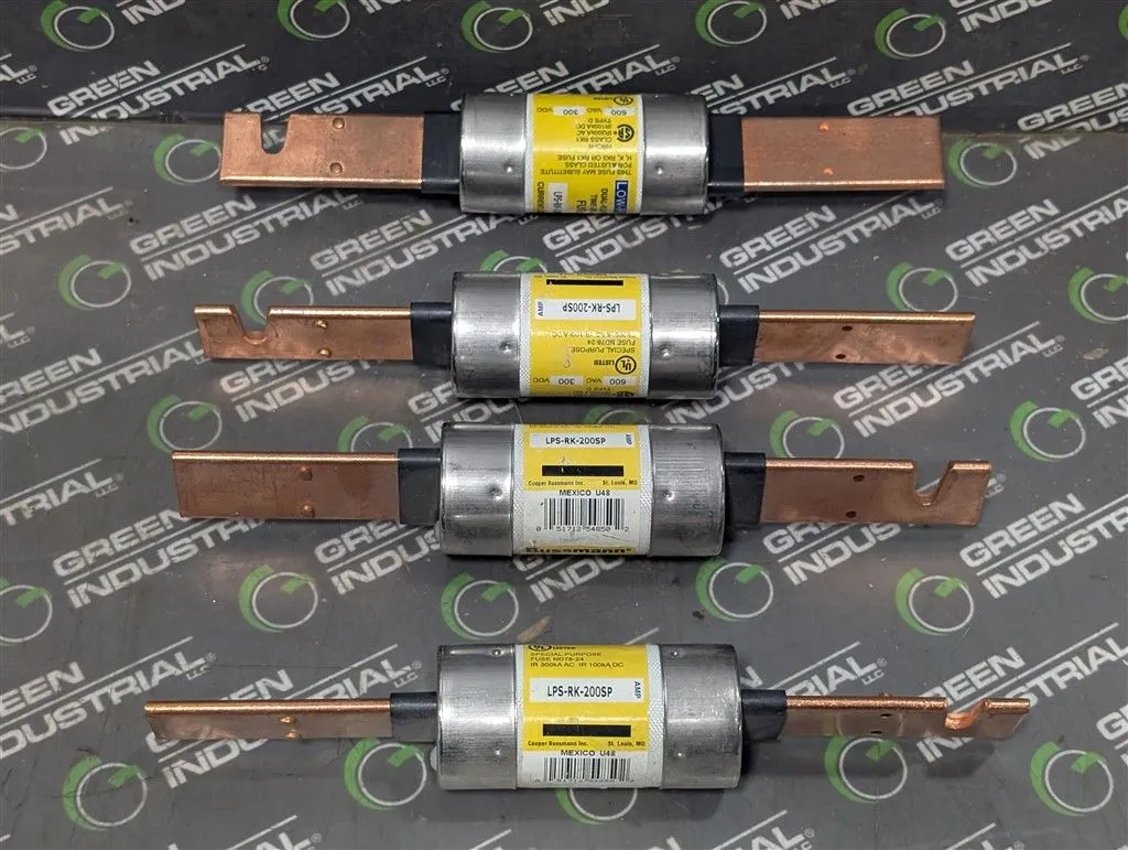 Lot of 4 Bussmann LPS-RK-200SP Low-Peak Dual Element Time Delay Fuses 200A Used