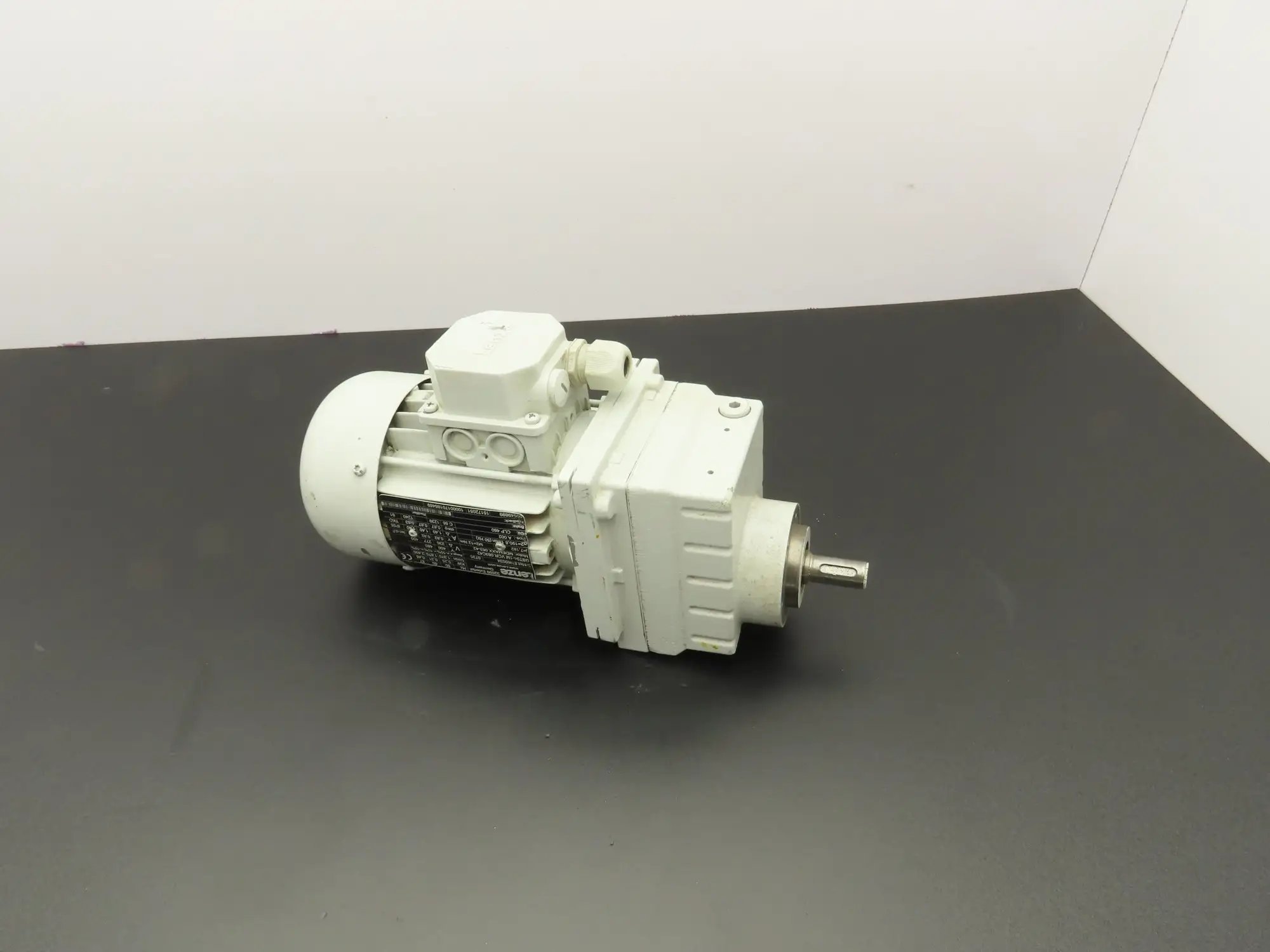 Lenze MDEMAXX 063-42 Inline Gear Motor 7.18 Reducer .31kw 230/460V GST04-1M VCR