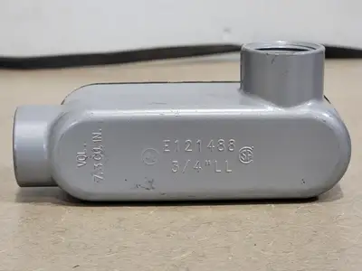 USED HUBBELL E121488